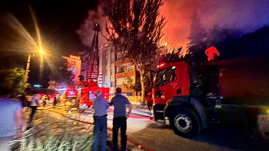Elazığ'da Çatı Yangını