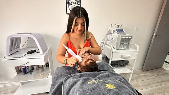 Uzmanından Uyarı: 'Güneş Işınları Ciltte Yaşlanmaya Neden Olabilir'
