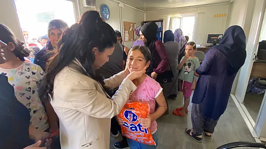 Depremzede Akranlarına Kırtasiye Yardımında Bulunan Öğrenciden Yüreklere Dokunan Sözler