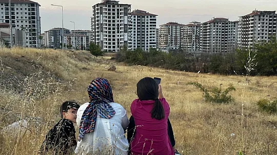 Bir Yıl Önce Aldıkları Evlerinin Yıkımını Gözyaşları İçinde İzlediler