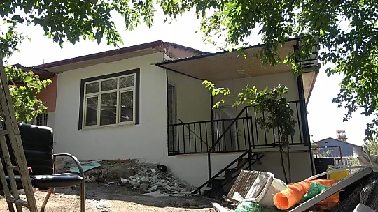 Elazığ'da Deprem Korkusu Bakın Bu Evi Ne Hale Getirdi