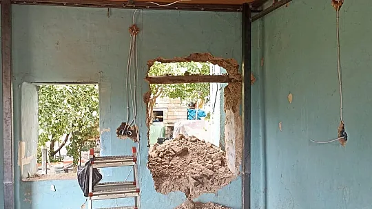Elazığ'da Deprem Korkusu Bakın Bu Evi Ne Hale Getirdi