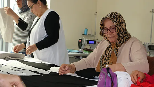 Hanımevi Millet Kıraathanesine Giden Kadınlardan Ev Ekonomisine Katkı