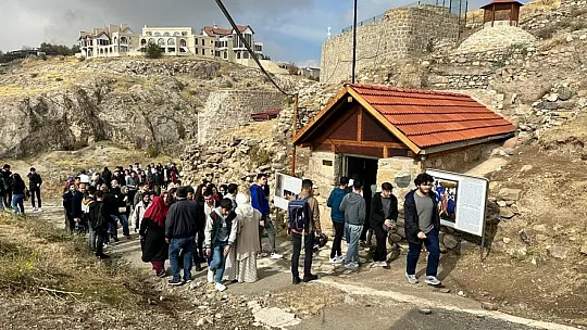 FÜ Öğrencileri Harput'u Gezdi