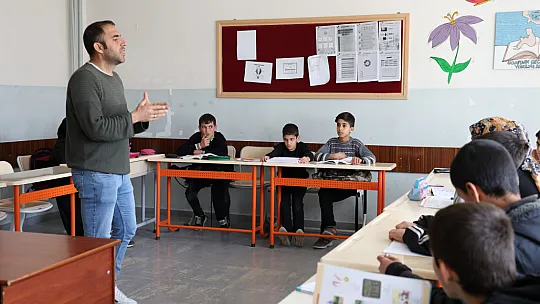 Görme Engelli Caner, Kırk Hadis Yarışmasında Birinci Oldu