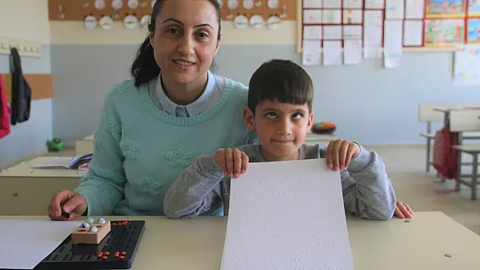 Görme Engelli Caner, Kırk Hadis Yarışmasında Birinci Oldu