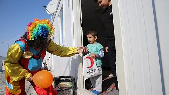 Konteyner kentteki depremzede çocuklara özel etkinlik