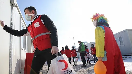 Konteyner kentteki depremzede çocuklara özel etkinlik