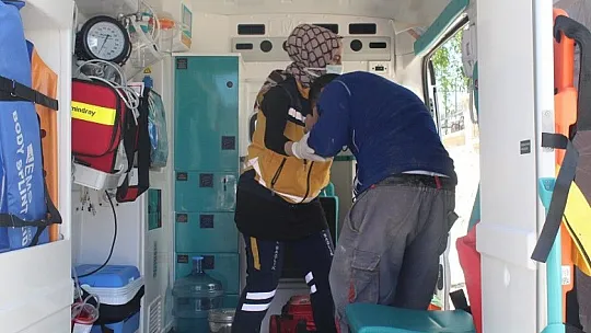 Elazığ'da toprak altında kalan 2 işçi kurtarıldı