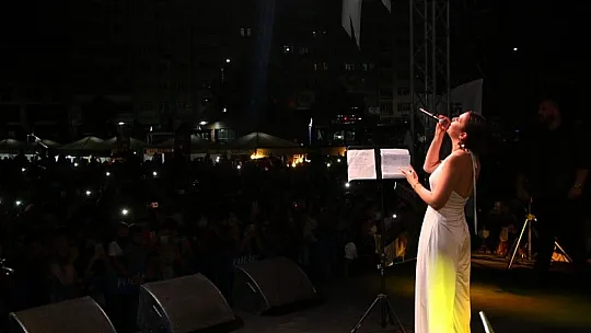 Salçalı Köfte Festivali'nde Ece Mumay Elazığlıları coşturdu