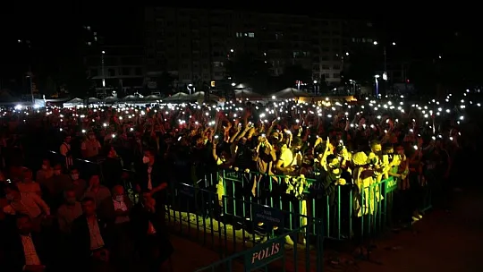 Salçalı Köfte Festivali'nde Ece Mumay Elazığlıları coşturdu