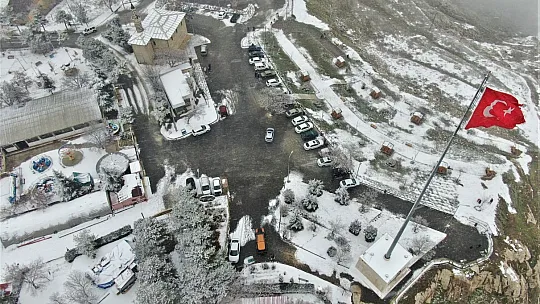 Yılın İlk Karının Yağdığı Harput'tan Kartpostallık Görüntülüler