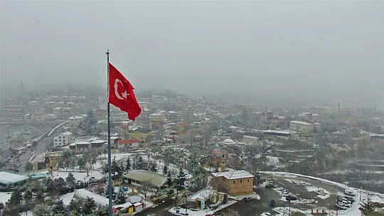 Yılın İlk Karının Yağdığı Harput'tan Kartpostallık Görüntülüler