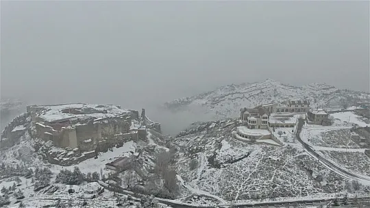 Yılın İlk Karının Yağdığı Harput'tan Kartpostallık Görüntülüler