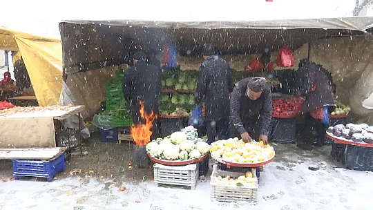 Pazarcı Esnafının Dondurucu Soğukta Zorlu Ekmek Mücadelesi