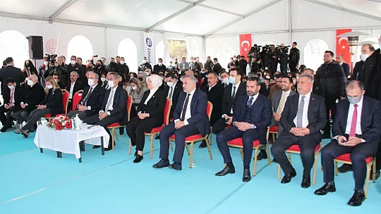 Bakan Özer Limak Ortaokulu'nun Açılışına Katıldı