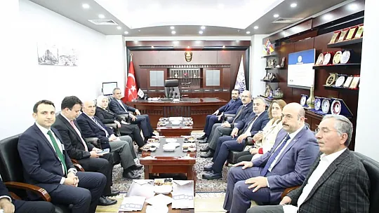 Milli Eğitim Bakanı Özer Elazığ Belediyesi'ni Ziyaret Etti