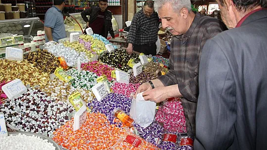 Elazığ Kapalı Çarşı'da Bayram Yoğunluğu