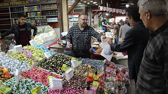 Elazığ Kapalı Çarşı'da Bayram Yoğunluğu