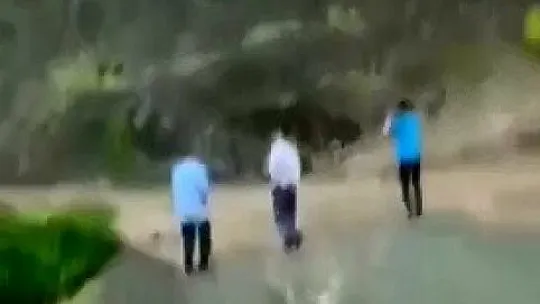 Elazığ'da Dere Taştı, Köy Yolu Çöktü