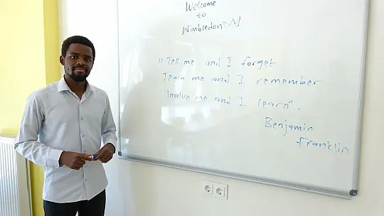 Nijerya'dan öğrenci olarak geldiği Elazığ'da kendi dil okulunu açtı