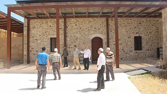 Elazığ'da 800 yıllık camiye yoğun ilgi