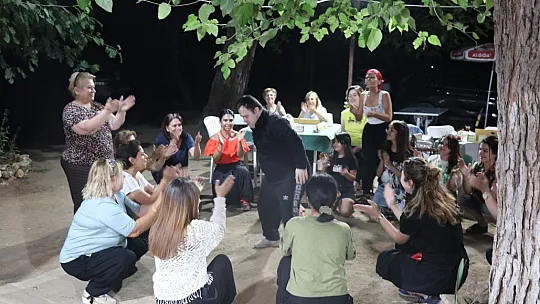 Bu Kıraathaneye Erkekler Giremiyor