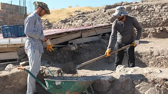 5 bin yıllık Harput Kalesi'nde çalışmalar tüm hızıyla sürüyor