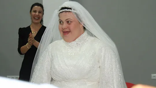 Down sendromlu Betül'ün gelinlik hayali gerçek oldu