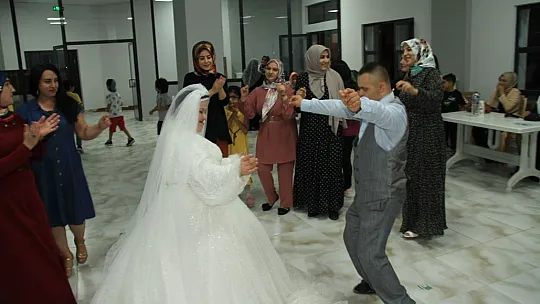 Down sendromlu Betül'ün gelinlik hayali gerçek oldu