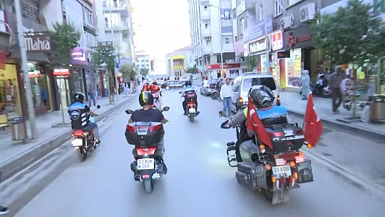 Motor tutkunu damadın gelin arabası da motosiklet oldu