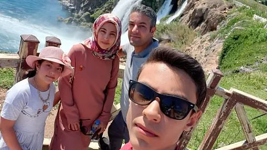 Ailece Türkiye'yi gezdiler şimdi sıra dünya turunda