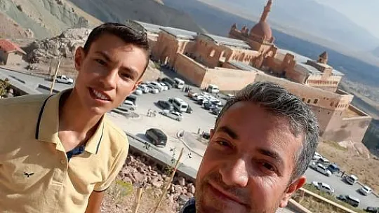 Ailece Türkiye'yi gezdiler şimdi sıra dünya turunda
