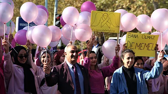 Elazığ'da 'Meme Kanseri Farkındalık' Yürüyüşü