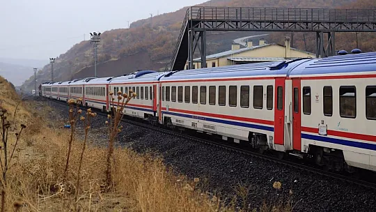 Van Gölü Ekspresi, yolculuğu ile Doğu Ekspresi'ni aratmıyor