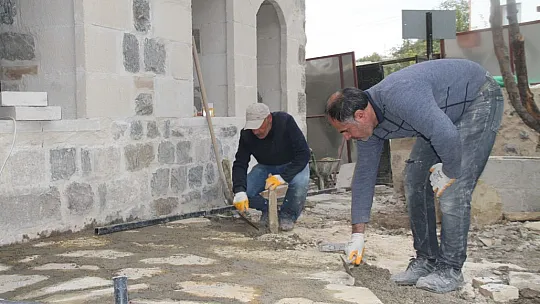 515 yıllık tarihi Ahmet Bey Camisinde restorasyon çalışmaları sürüyor