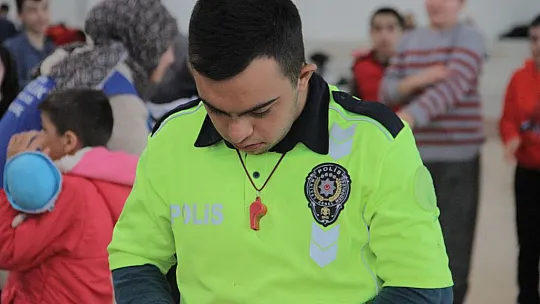 Elazığ'da onlarca özel birey, 'Engelliler Şenliği'nde buluştu