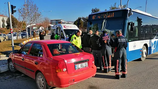 Elazığ'da Trafik Kazası: 4 Yaralı