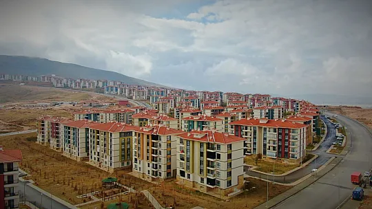 24 Ocak depreminde evleri yıkılan vatandaşlar artık güven içerisinde konutlarında yaşıyor
