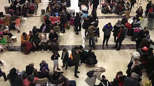 Elazığ Havalimanında Mahşeri Kalabalık...