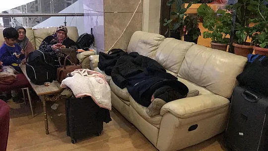 Elazığ Havalimanında Mahşeri Kalabalık...
