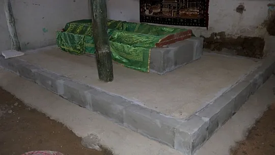 Definecilerin talan ettiği türbede tadilat başladı