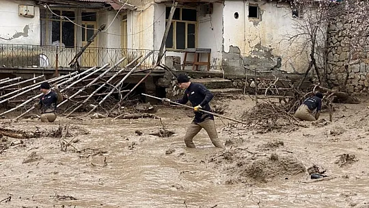 Elazığ İl Emniyet Müdürlüğüne Bağlı Polis Dalgıç Ekipleri Arama Ve Kurtarma Çalışmalarını Sürdürüyor