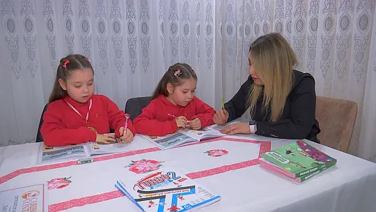 8 yaşındaki şampiyon ikizler matematikte dünyayı dize getirdi