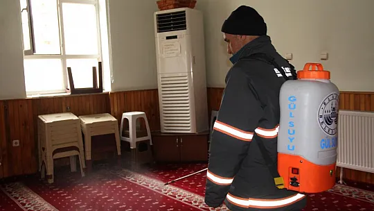 Elazığ'da camiler 'Gül' kokuyor