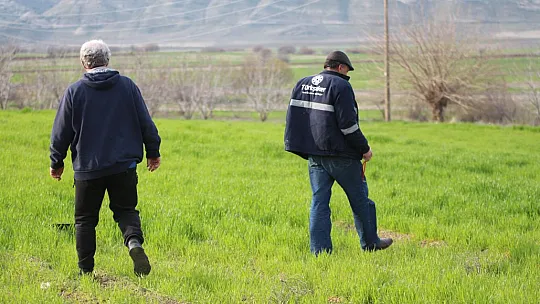 Baraj sahasını eken çiftçiler: 'Sular gelirse her şey gider'