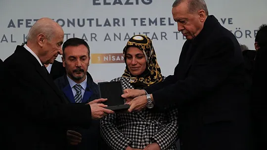 Cumhurbaşkanı Erdoğan, Elazığ'da depremzedelere seslendi