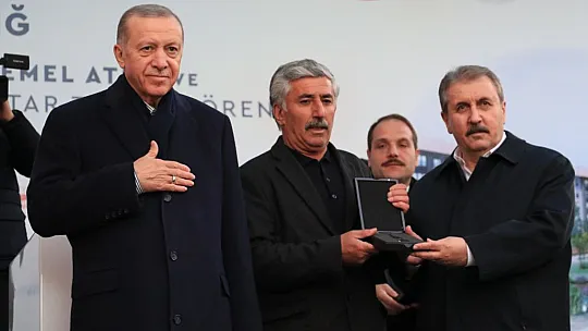 Cumhurbaşkanı Erdoğan, Elazığ'da depremzedelere seslendi