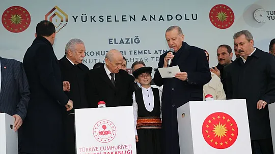 Cumhurbaşkanı Erdoğan, Elazığ'da depremzedelere seslendi