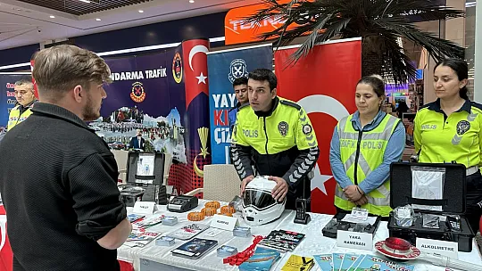Elazığ'da polis ve jandarma ekipleri vatandaşları bilgilendirdi